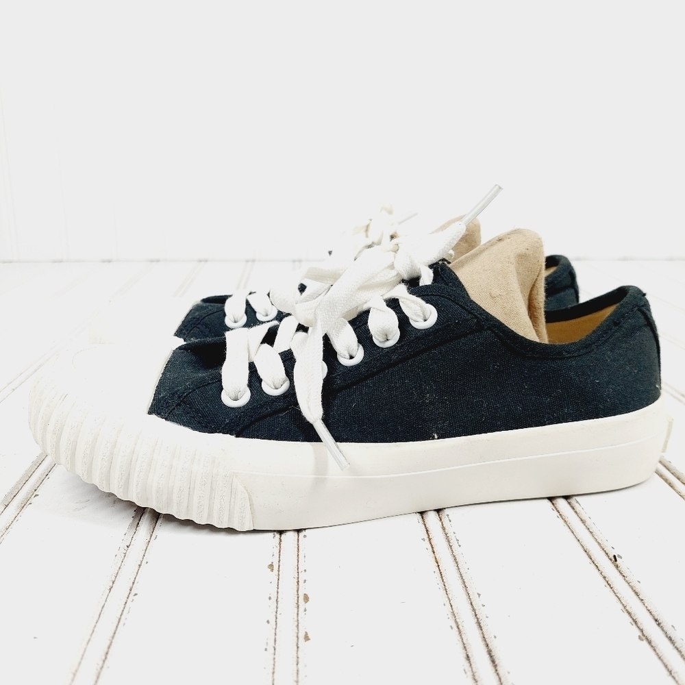 NEW Bata Bullets Low Top Black White Lace Up Athleisure Sneaker Shoes M720